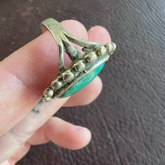 Turquoise Silver Ring - Picture 3 of 5